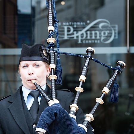 The Pipers' Tryst Hotel Glasgow Bagian luar foto