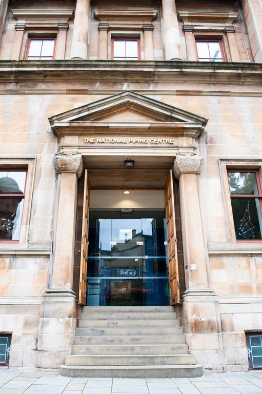 The Pipers' Tryst Hotel Glasgow Bagian luar foto