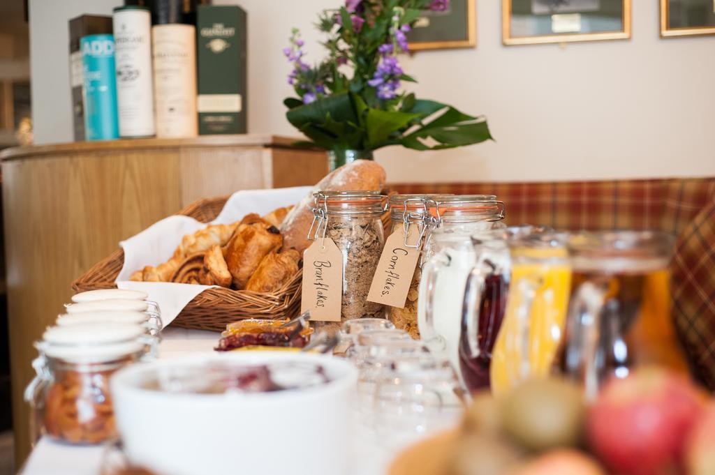 The Pipers' Tryst Hotel Glasgow Bagian luar foto